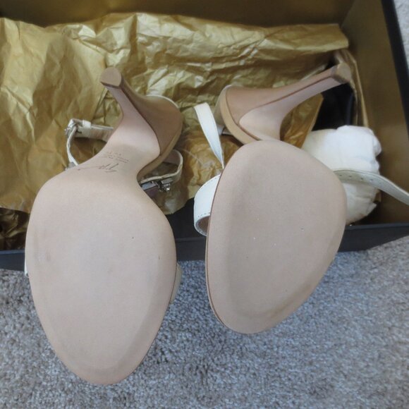 NIB GIUSEPPE ZANOTTI Cream Leather with Pink Stones "T" Strap High Heel Sandals - Picture 9 of 9
